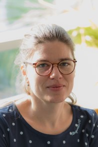 Dr. Carola Vogel
